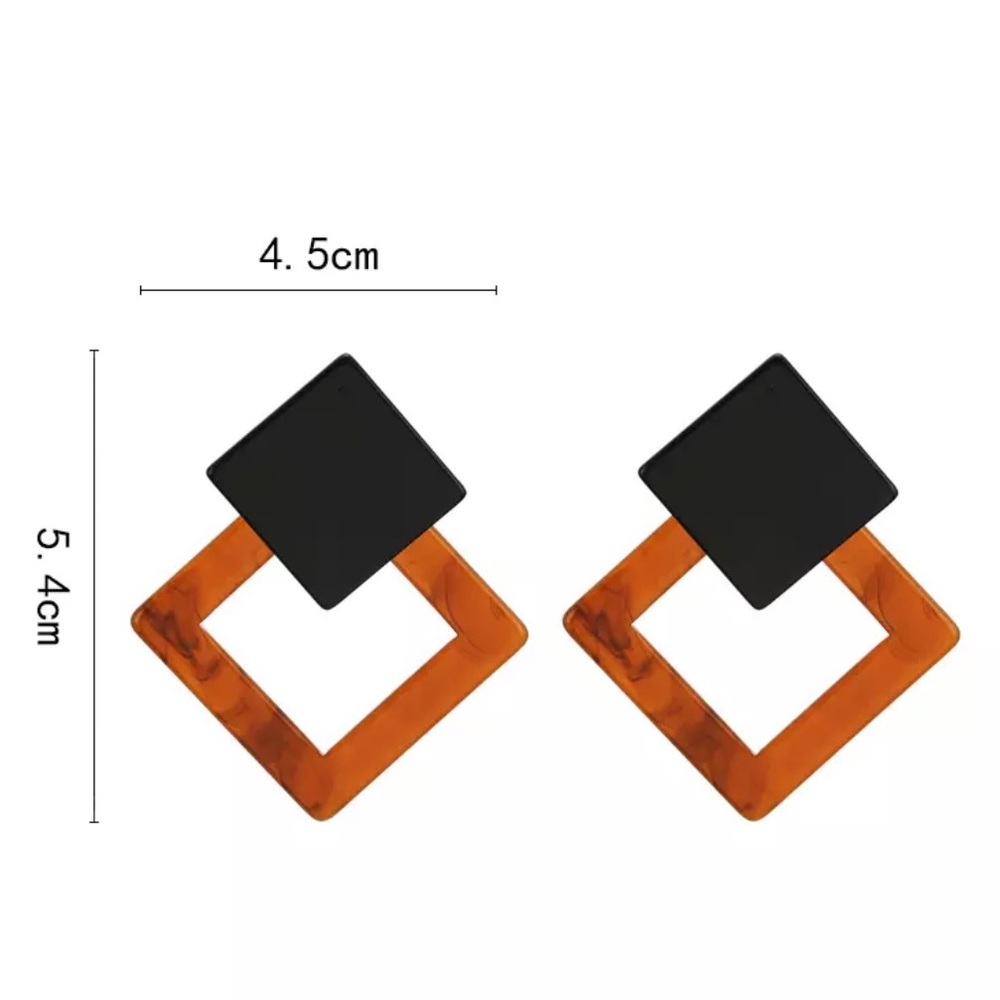 Geometric fashion earrings